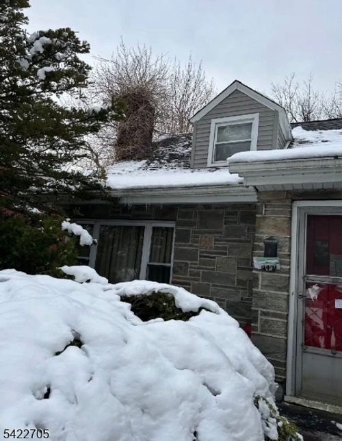 147 W Passaic Ave, Bloomfield, NJ, 07003-4528 | Card Image