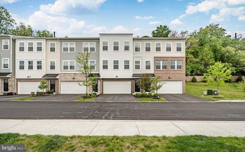97 Four Leaf Dr, DOWNINGTOWN, PA, 19335-4052 | Card Image