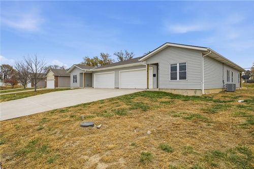 10719 E 46th Terrace, Kansas City, MO, 64133 | Card Image