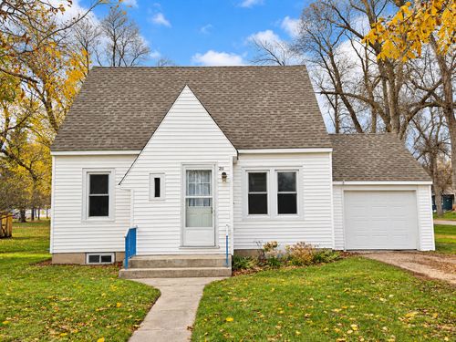 211 5th St, Donnelly, MN, 56235 | Card Image