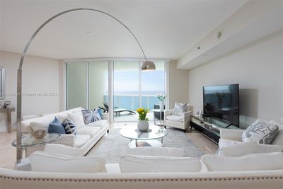 1604 - 17201 Collins Ave, Condo with 2 bedrooms, 2 bathrooms and null parking in Sunny Isles Beach FL | Image 1