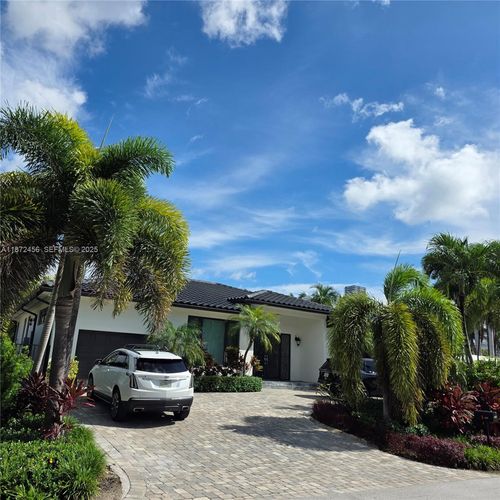 343 190th St, Sunny Isles Beach, FL, 33160-2329 | Card Image
