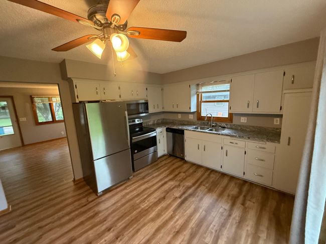 Kitchen 348 | Image 15
