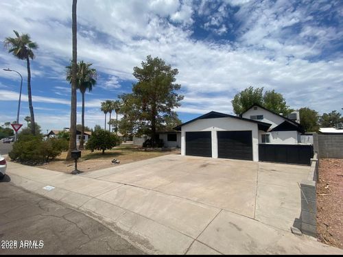 9053 N 53rd Ave, Glendale, AZ, 85302-4121 | Card Image