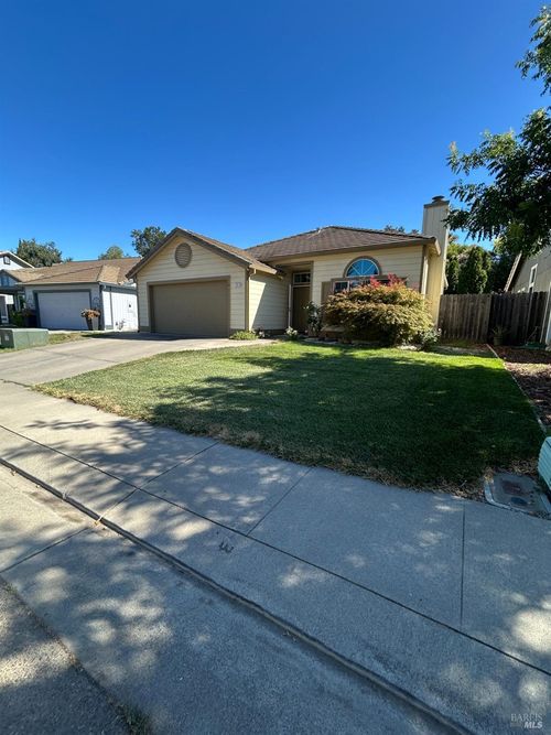 1915 Dorris Ct, Dixon, CA, 95620-4287 | Card Image