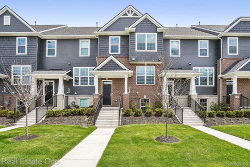 352 N Sydney Ct, Plymouth, MI, 48170 | Card Image