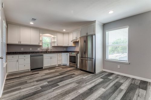 606 Ridgeline Dr, Hurst, TX, 76053-4733 | Card Image