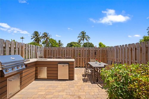 12317 Nw 23rd Ct, Miami, FL, 33167-1570 | Card Image