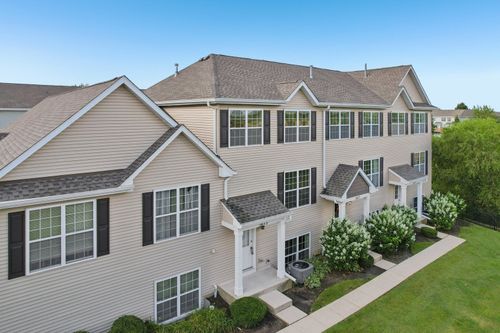 1475 W Sedgewood Ct, Round Lake, IL, 60073-2392 | Card Image