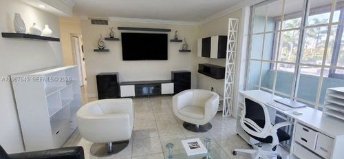 206-5055 Nw 7th St, Miami, FL, 33126-3446 | Card Image