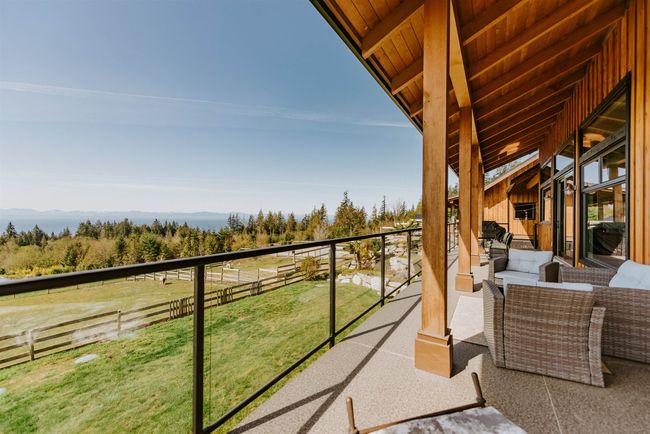 2247 Pixton Rd, House other with 3 bedrooms, 3 bathrooms and 6 parking in Roberts Creek BC | Image 17