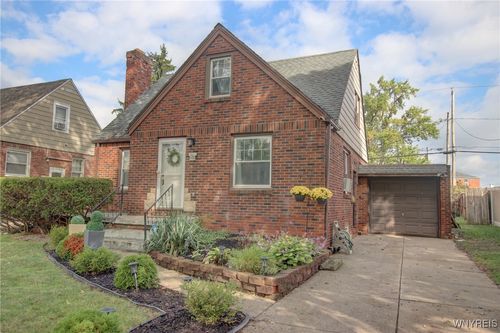 28 Cedar Rd, Cheektowaga, NY, 14215-2912 | Card Image