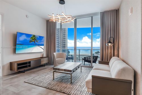 702-17550 Collins Ave, Sunny Isles Beach, FL, 33160-2867 | Card Image