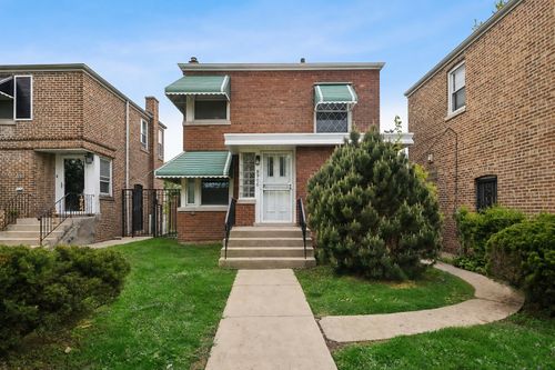 8906 S Crandon Ave, Chicago, IL, 60617-3003 | Card Image