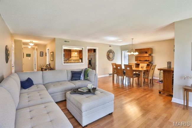 APT-4 - 917 Claytonbrook Dr, Condo with 2 bedrooms, 2 bathrooms and 2 parking in Ballwin MO | Image 6