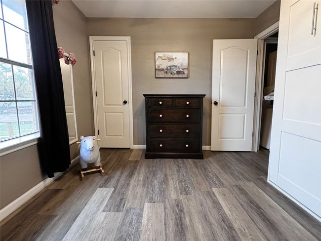 Large windows with blackout coverings | Image 14