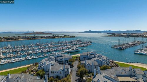 505 Commodore Dr, Richmond, CA, 94804-4583 | Card Image