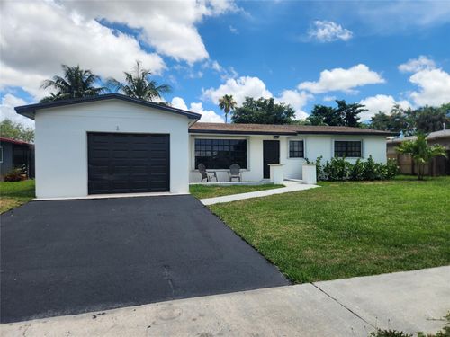 8301 Nw 17th Ct, Pembroke Pines, FL, 33024-3401 | Card Image