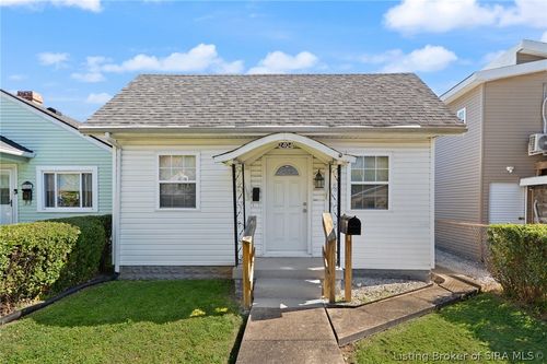 2404 Fairmont Ave, New Albany, IN, 47150-3737 | Card Image