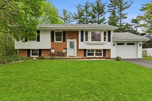 836 Longmeadow Dr, Geneva, IL, 60134-1617 | Card Image