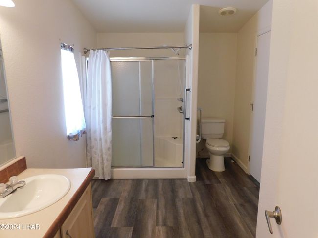 Shower | Image 24