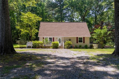 844 Rocky Point Lndg, Cobbs Creek, VA, 23035-2226 | Card Image
