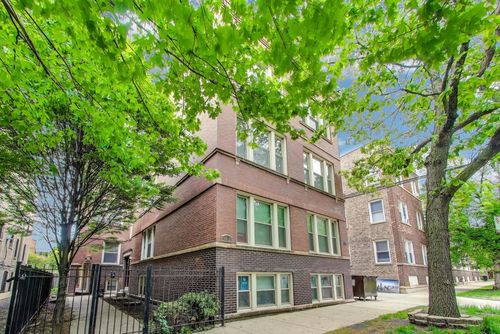 g-1918 W Cullom Ave, Chicago, IL, 60613-1053 | Card Image