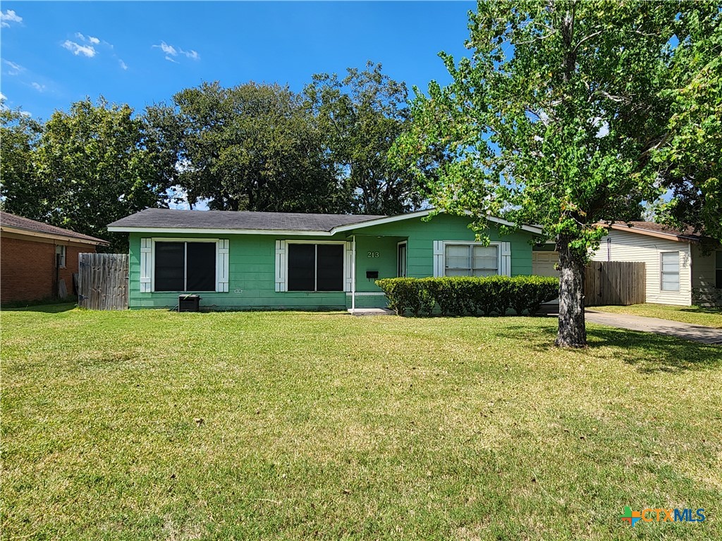 Crockett St, Port Lavaca, TX 77979