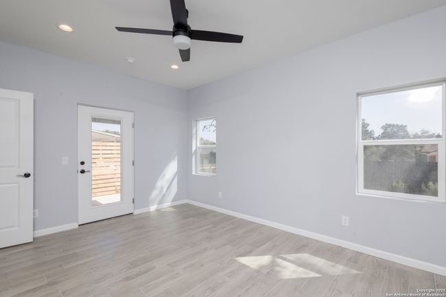 421 Rainbow Dr, House other with 3 bedrooms, 2 bathrooms and null parking in Lakehills TX | Image 11