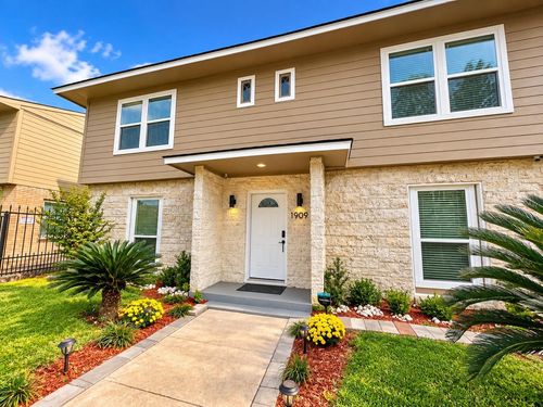 1909 Ruth St, Houston, TX, 77004-5127 | Card Image