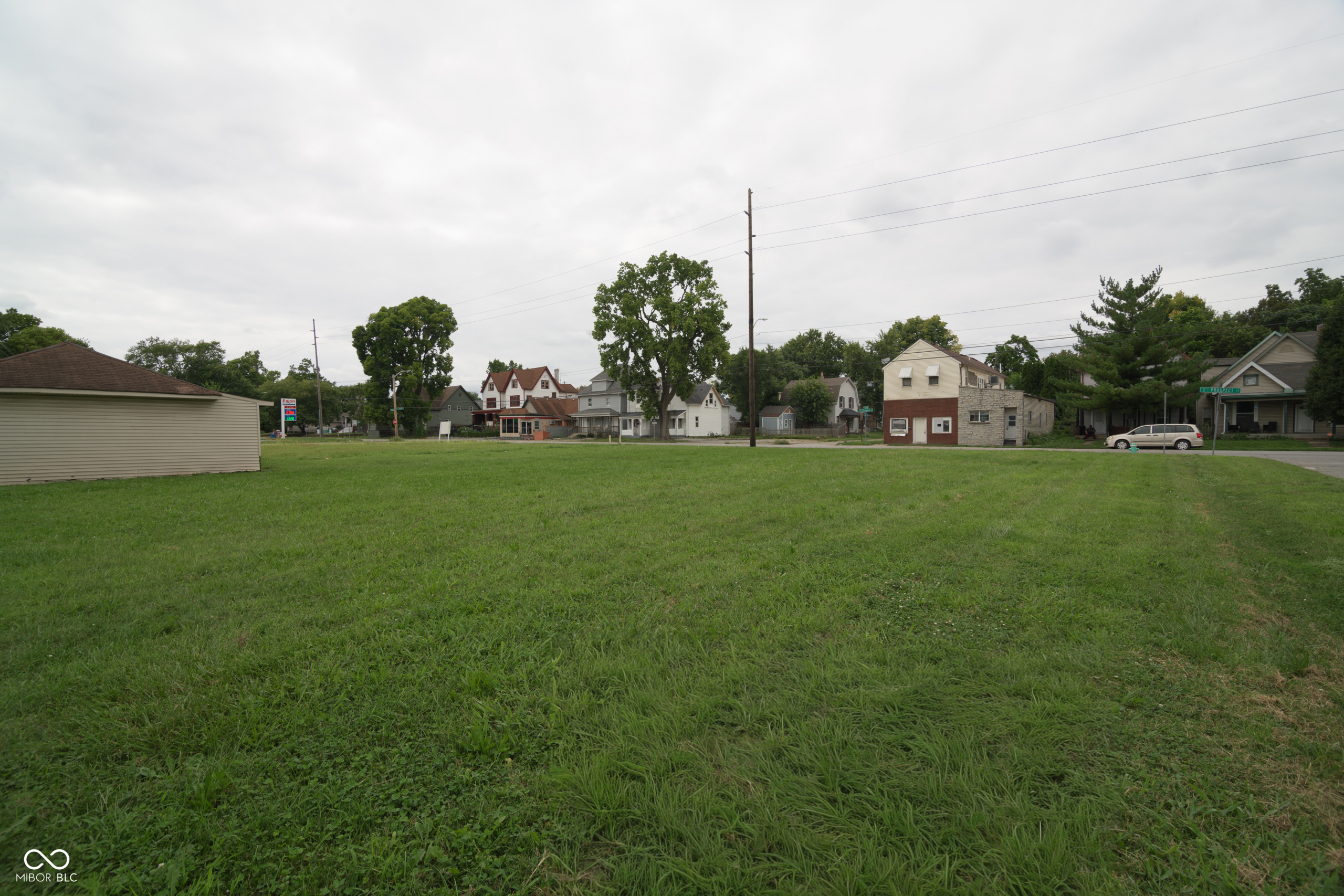 Land in Indianapolis 4