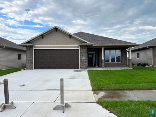 8113 24th St, Sioux Falls, SD, 57106 | Card Image