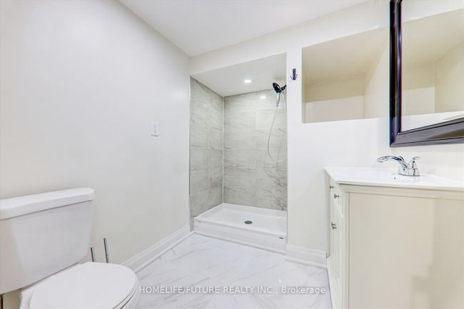 702 Emerson Ave, House other with 5 bedrooms, 2 bathrooms and 2 parking in Oshawa ON | Image 26