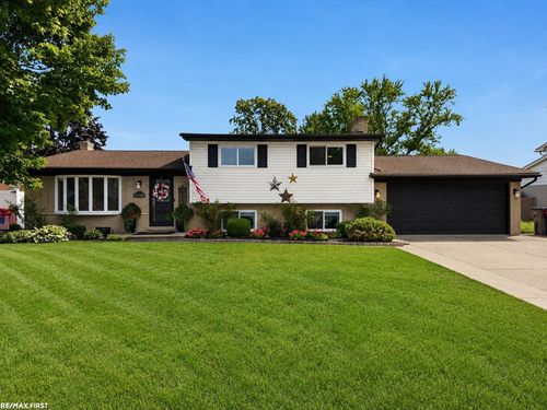 37488 Ladue St, Clinton Township, MI, 48036-2916 | Card Image