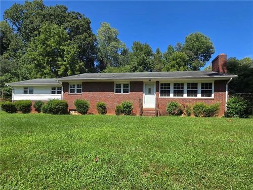 5167 Cherry St, Winston Salem, NC, 27105-2117 | Card Image