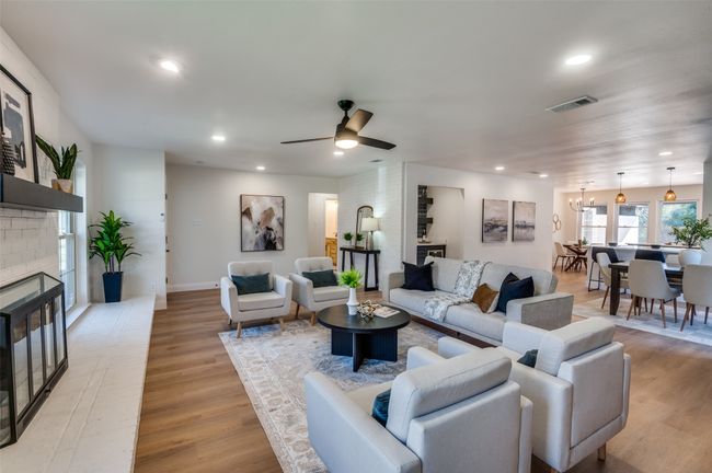 2028 Casa Loma Ct, House other with 3 bedrooms, 2 bathrooms and null parking in Grapevine TX | Image 5