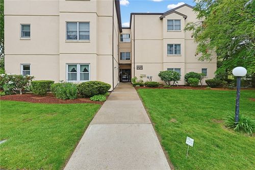 106-185 Manville Hill Rd, Cumberland, RI, 02864-3604 | Card Image