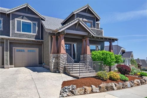 2635 N Awbrey Point Circle, Bend, OR, 97703 | Card Image