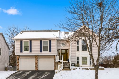 1032 Oak Tree Trl, Lake Villa, IL, 60046-7562 | Card Image