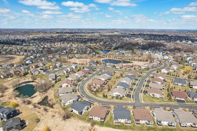 18189 62 Nd Ave N, Townhouse with 3 bedrooms, 3 bathrooms and null parking in Maple Grove MN | Image 40
