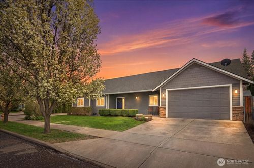 1855 Woodmere Loop, Walla Walla, WA, 99362-3651 | Card Image