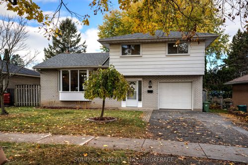 {{alt}} | Card Image