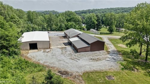 10035 Johnsford Rd Sw, Beach City, OH, 44608-9765 | Card Image