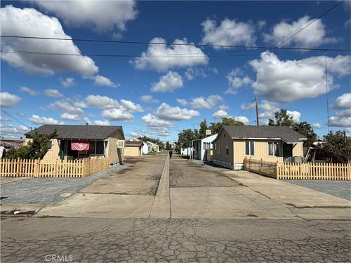 636 E Roosevelt Ave, Visalia, CA, 93292-3830 | Card Image