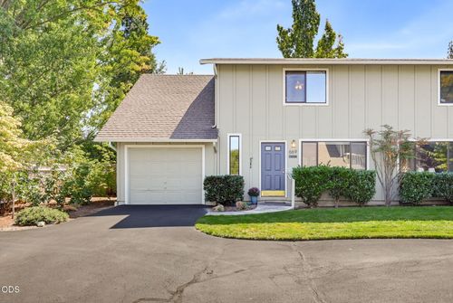 669 Park Street, Ashland, OR, 97520 | Card Image