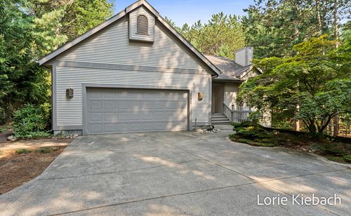 11940 Lakeshore Dr, Grand Haven, MI, 49417-8827 | Card Image