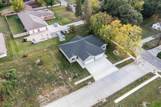 102 Bergen Dr, Condo with 2 bedrooms, 2 bathrooms and null parking in Waterloo IA | Image 28