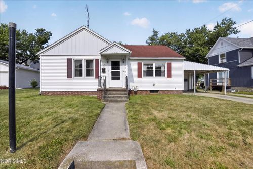 209 N Shoop Ave, Wauseon, OH, 43567-1256 | Card Image