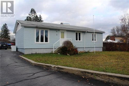 1 Vincent Crt, Espanola, ON, P5E1B7 | Card Image