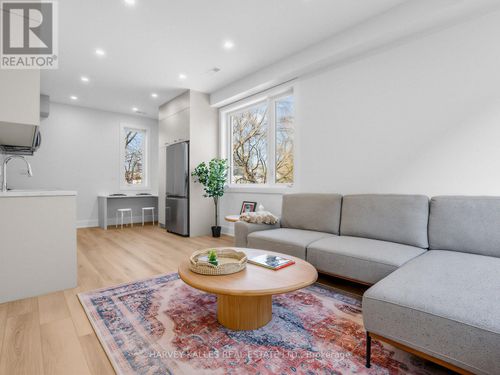 2a-45 Bellevue Ave, Toronto, ON, M5T2N5 | Card Image